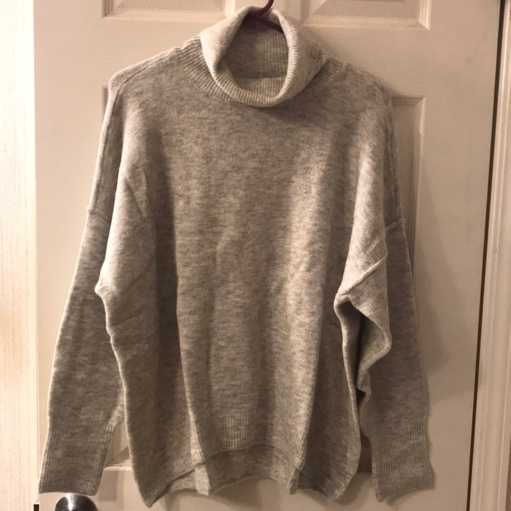 Vince Camuto Silver Cowl Neck Sweater with Relaxed Fit and Soft Texture